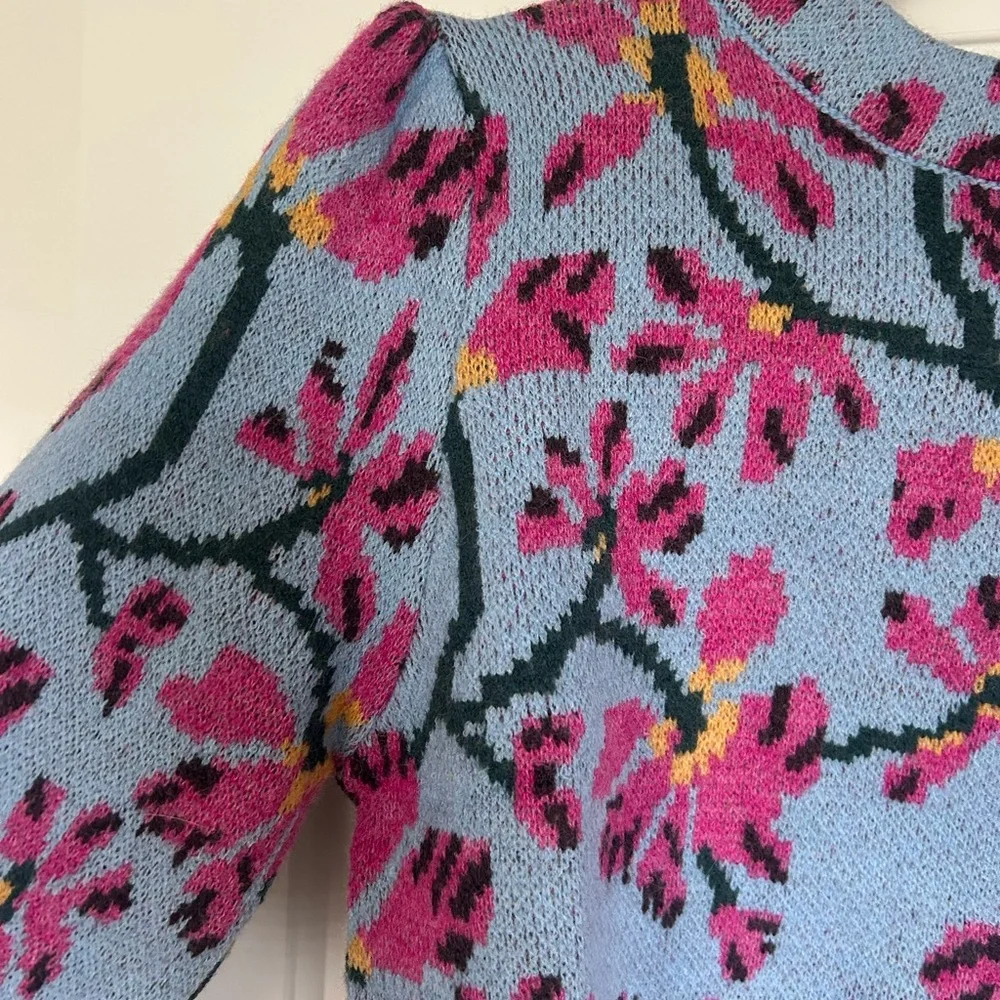 NWT Floral Knit Sweater - Pink & Blue - GORGEOUS STANDOUT Periwinkle-ish Color😍 - Picture 2 of 5